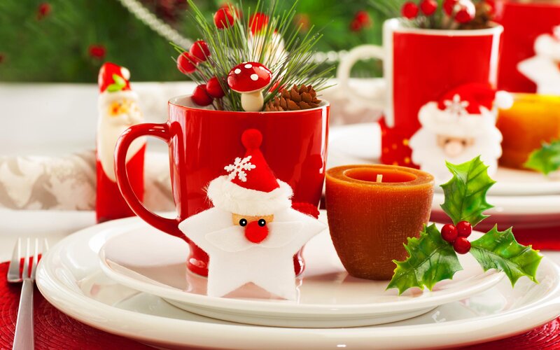 Christmas Table Setting — Red, Festive, Winter, Photograph, Santa Claus Figures