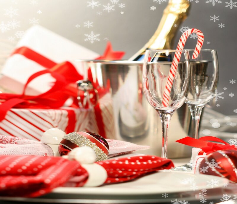 Christmas Table Setting — Red