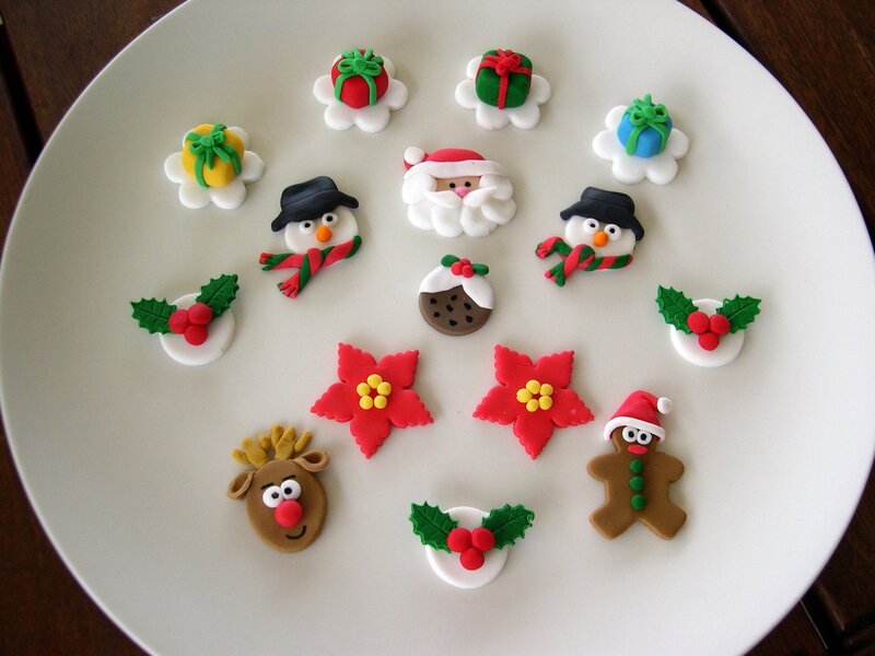 Christmas-themed Fondant Decorations
