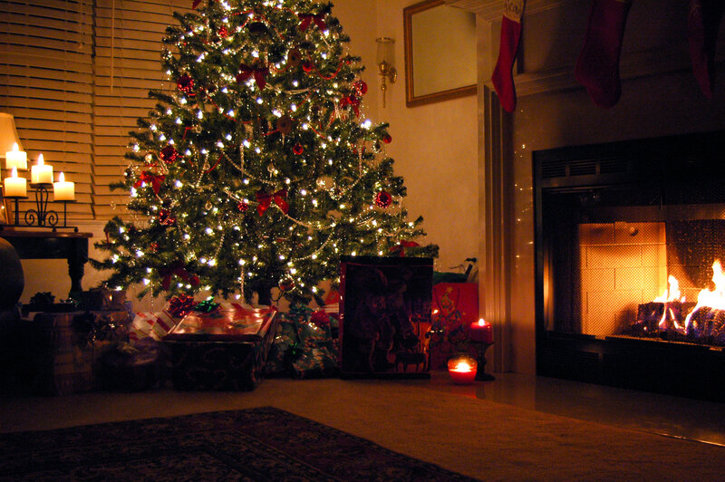 Christmas Tree and Fireplace — Green