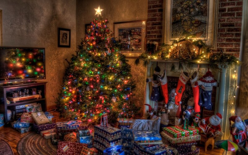 Christmas Tree and Gifts — Red