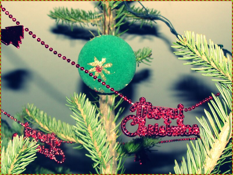 Christmas Tree Branch — Green