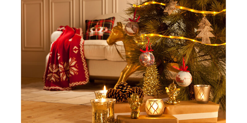 Christmas Tree Decorations — Gold