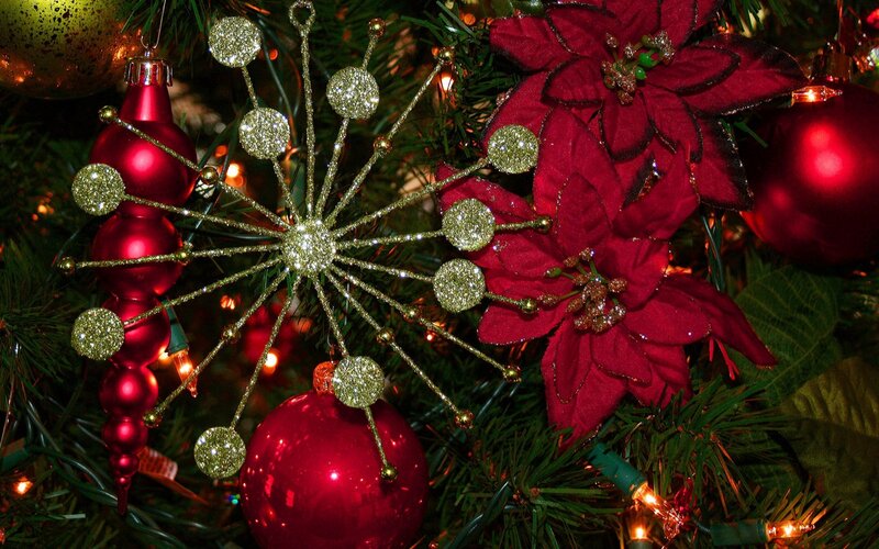 Christmas Tree Decorations — Red, Festive, Night, Photograph