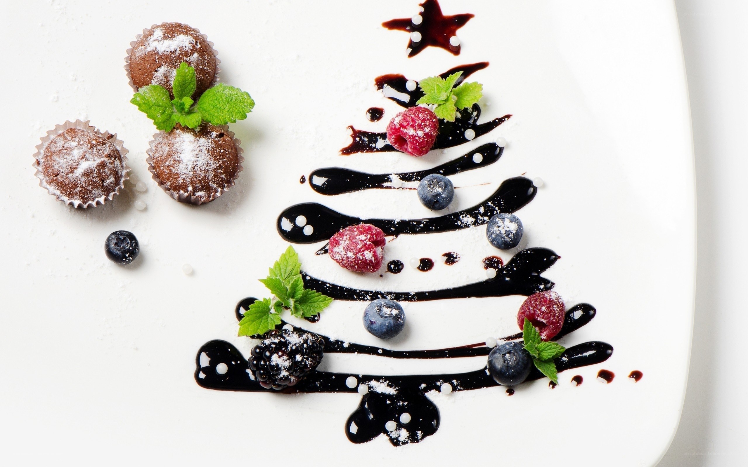 Christmas tree dessert art
