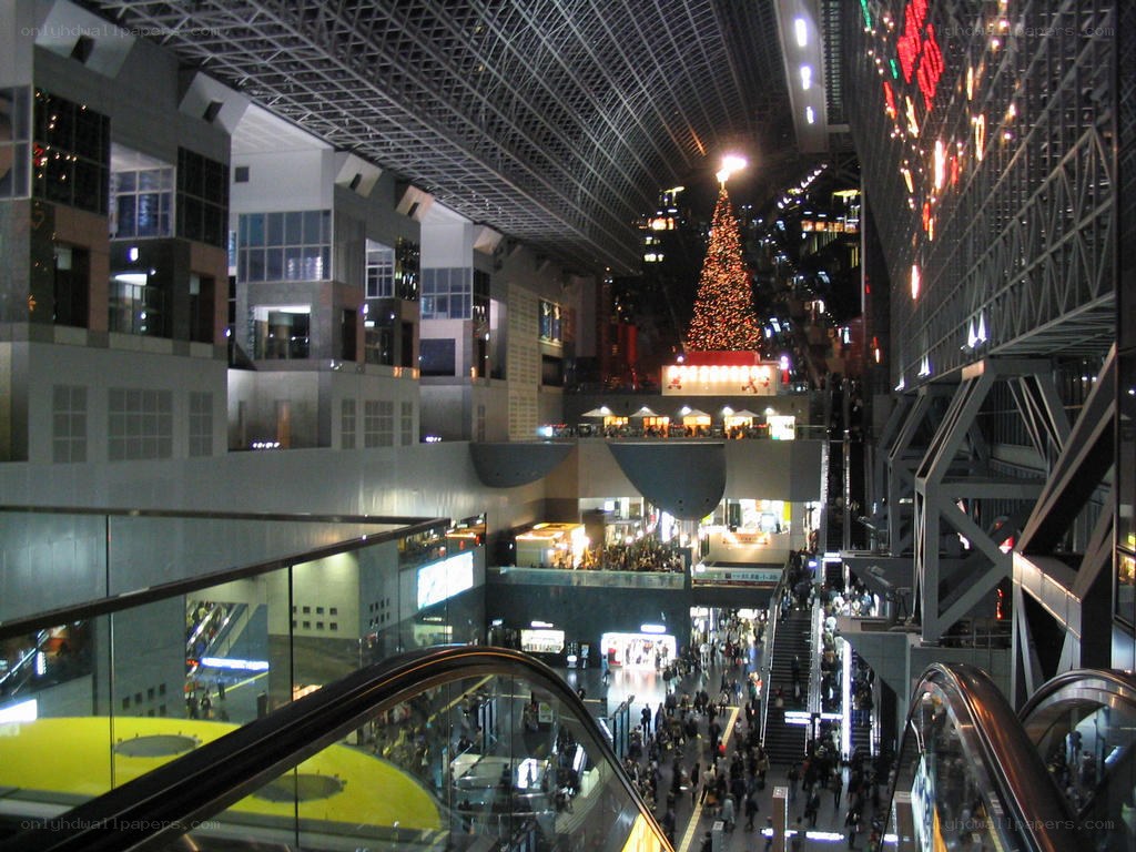 Christmas tree in a modern mall