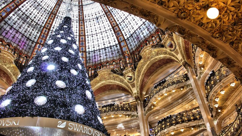 Christmas Tree in Department Store — Gold