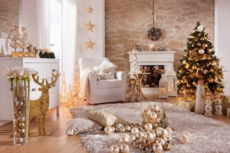 Christmas Tree in Living Room — Gold