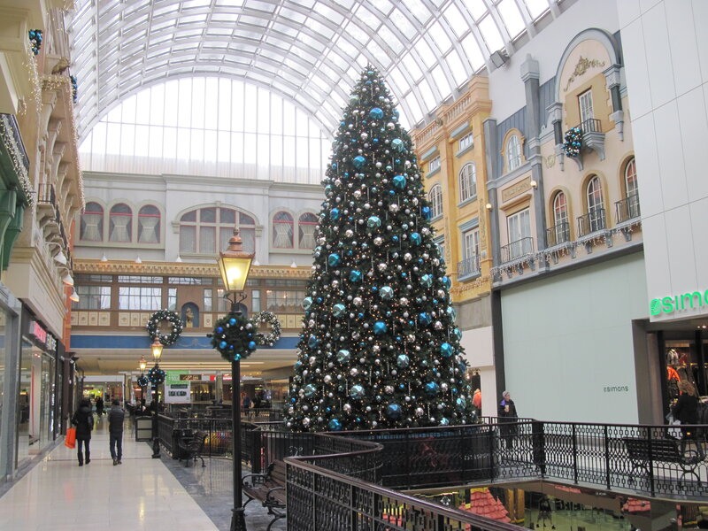 Christmas Tree in Mall — Green, Festive, Winter