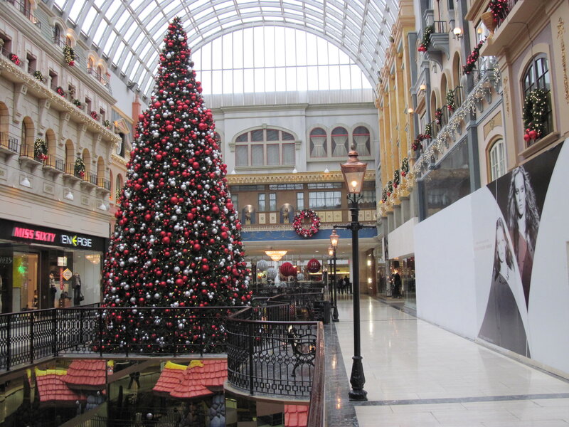 Christmas Tree in Mall — Red