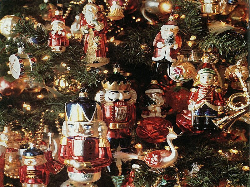 Christmas Tree Ornaments — Red, Festive, Winter