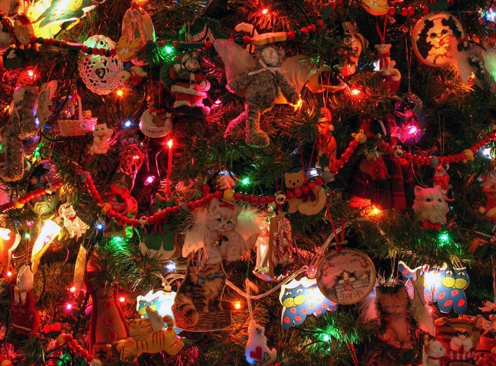 Christmas tree with cat ornaments