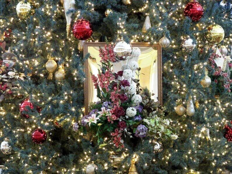 Christmas Tree with Flowers