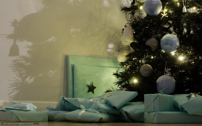 Christmas tree with gifts