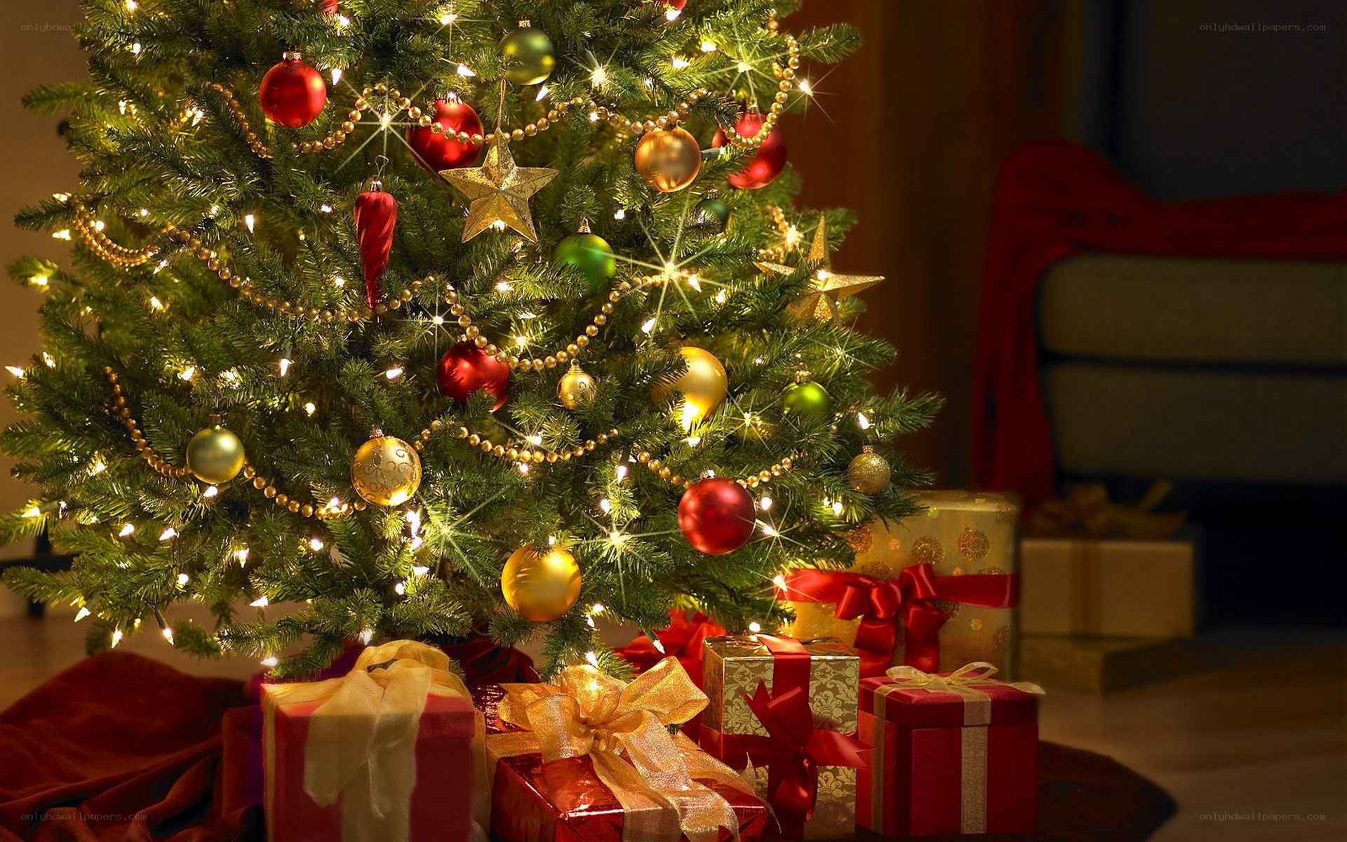 Christmas tree with gifts