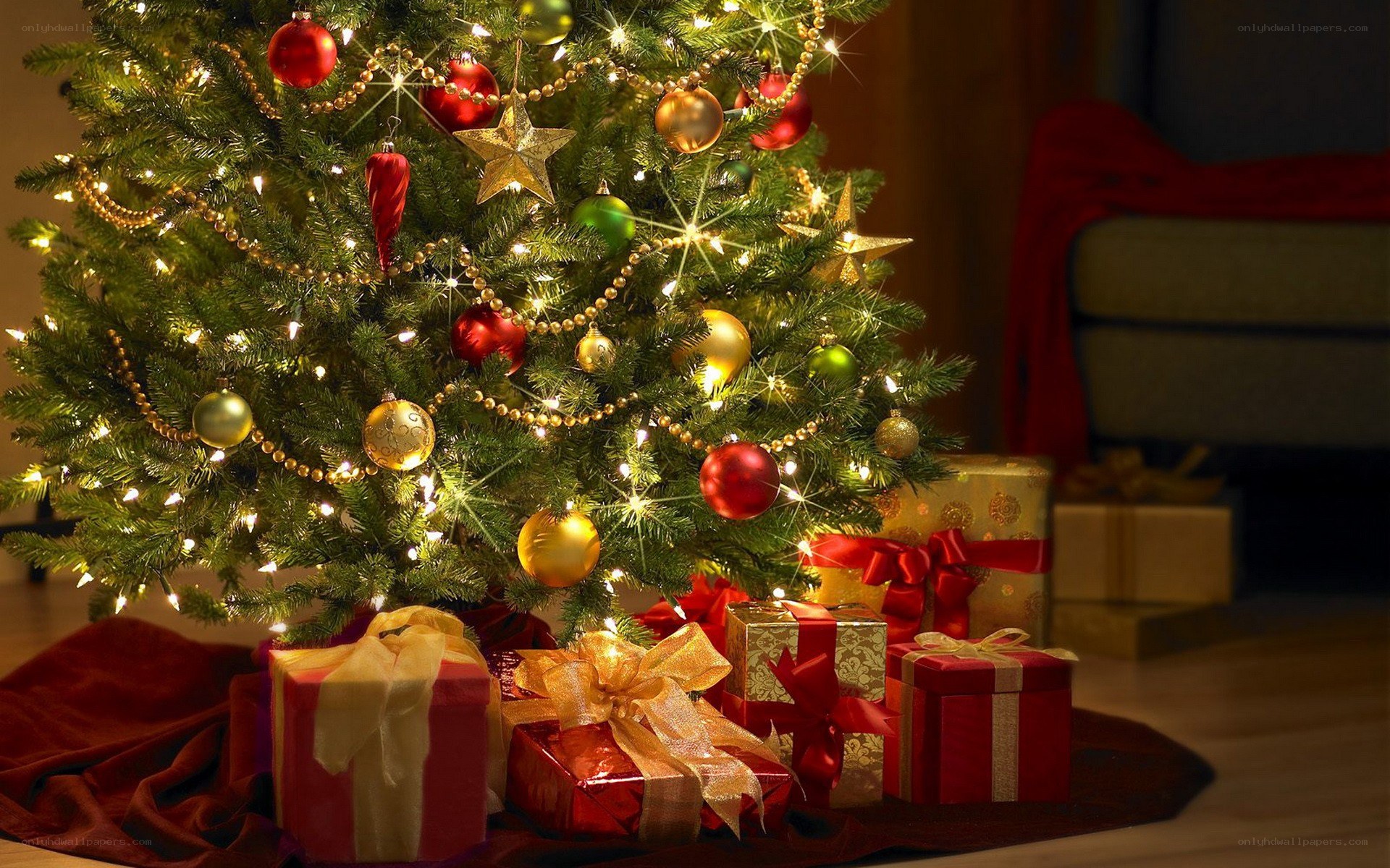 Christmas tree with gifts
