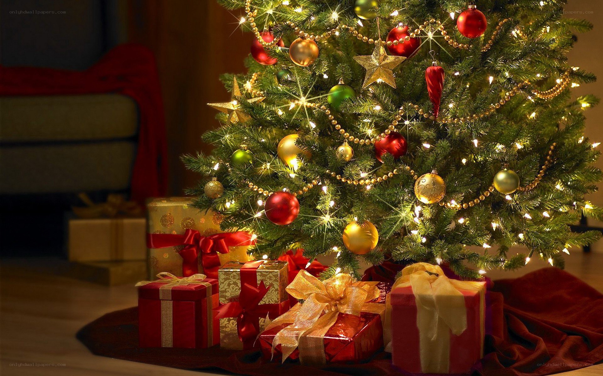 Christmas tree with gifts