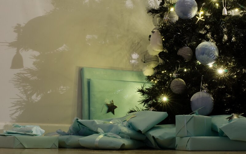 Christmas tree with gifts