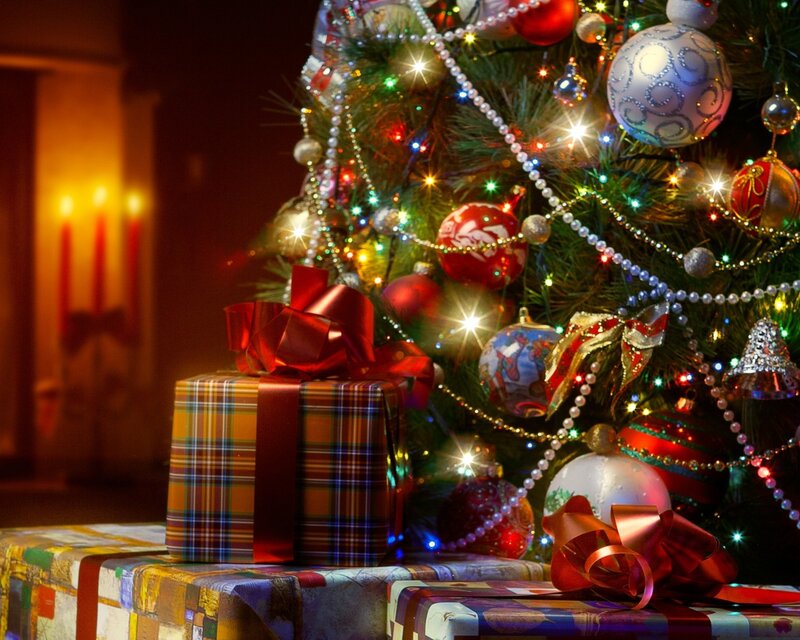 Christmas Tree with Gifts — Green, Festive, Night, Photograph