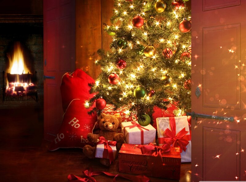 Christmas Tree with Gifts — Red, Cozy, Winter