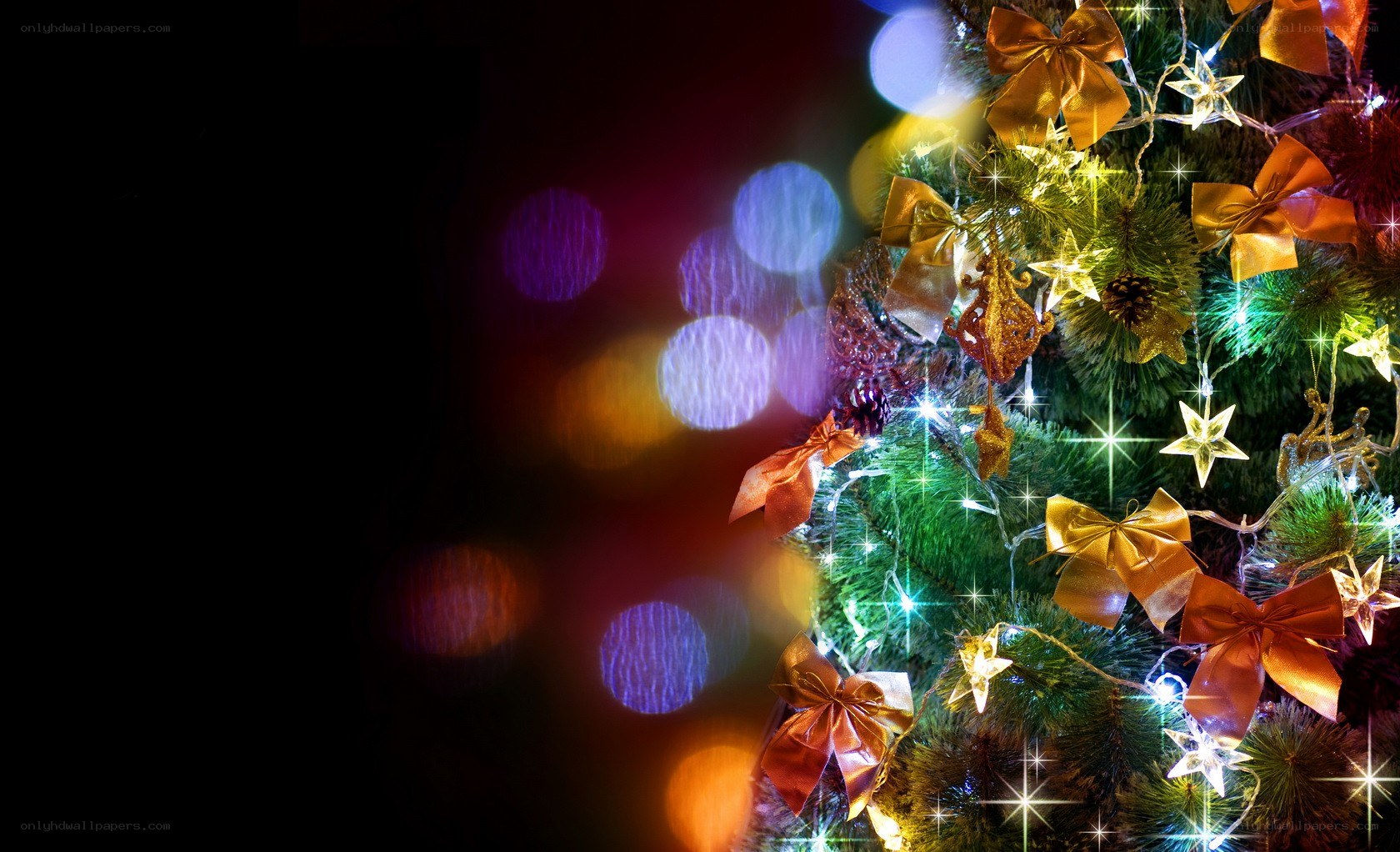 Christmas tree with lights and bows