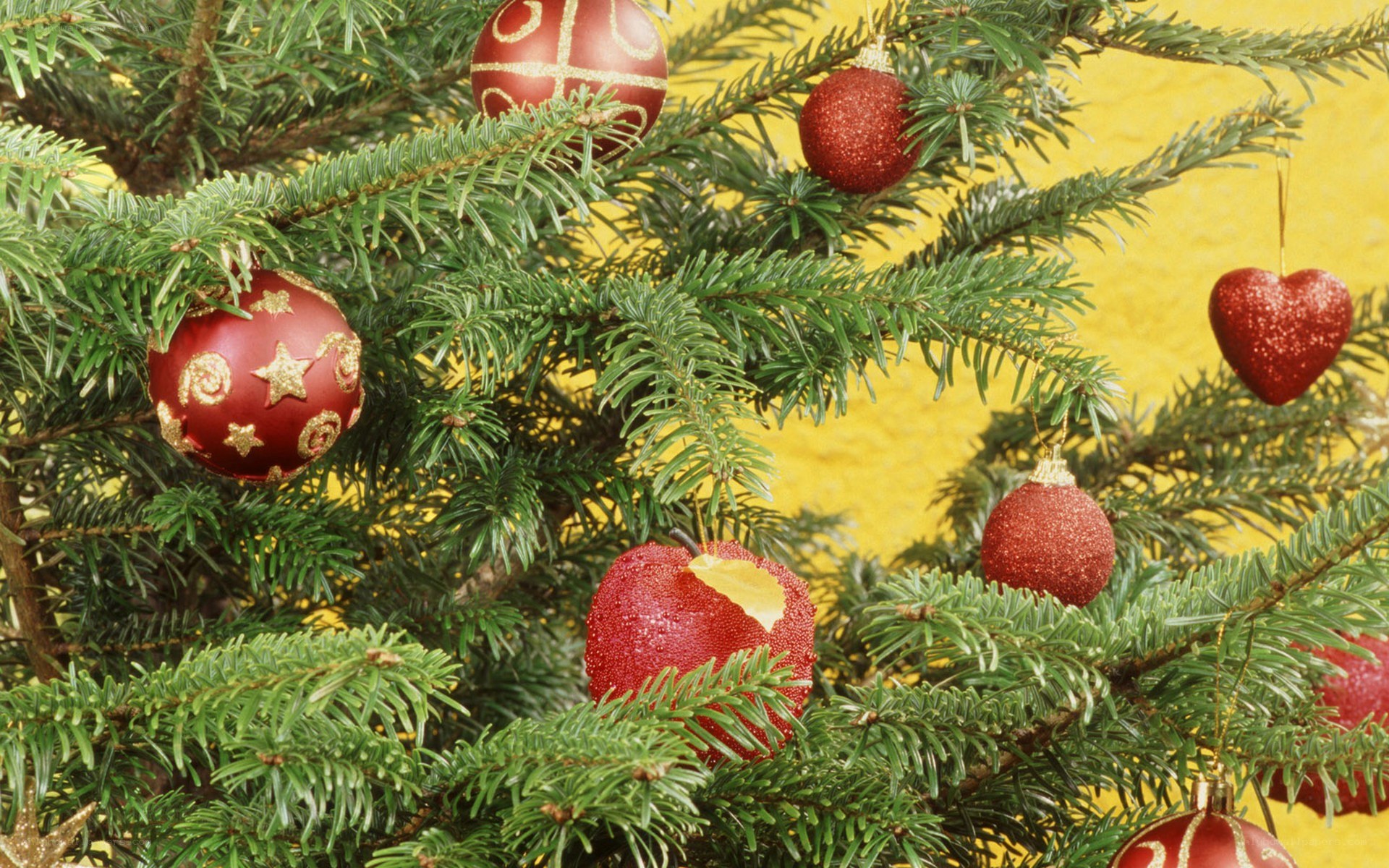 Christmas tree with red ornaments