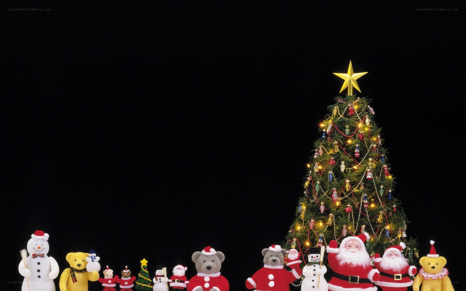 Christmas tree with toys