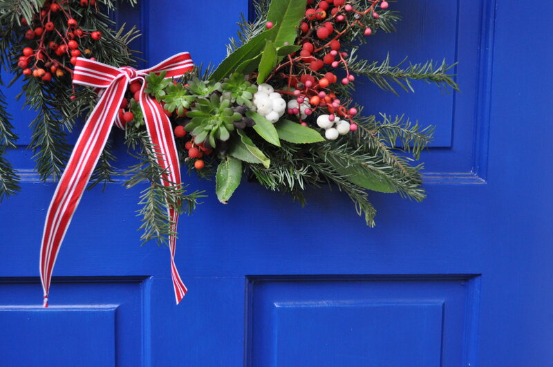 Christmas Wreath on Door — Blue