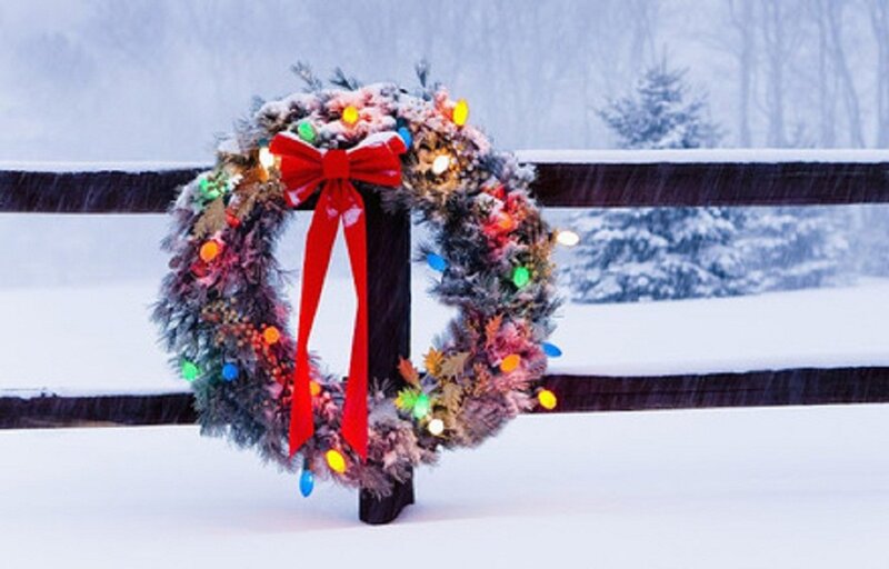 Christmas Wreath on Fence — White
