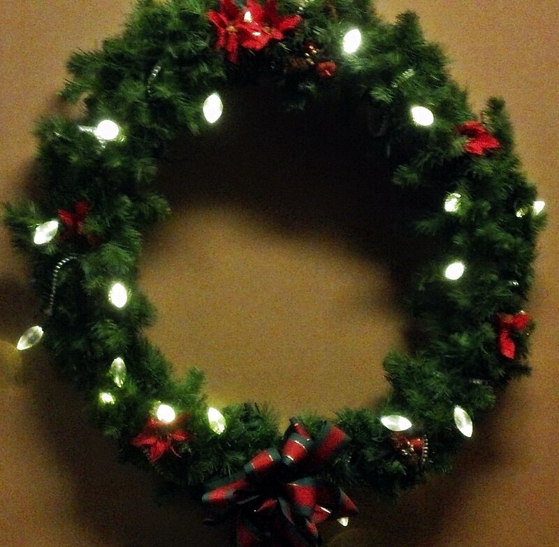 Christmas Wreath on Wall — Green