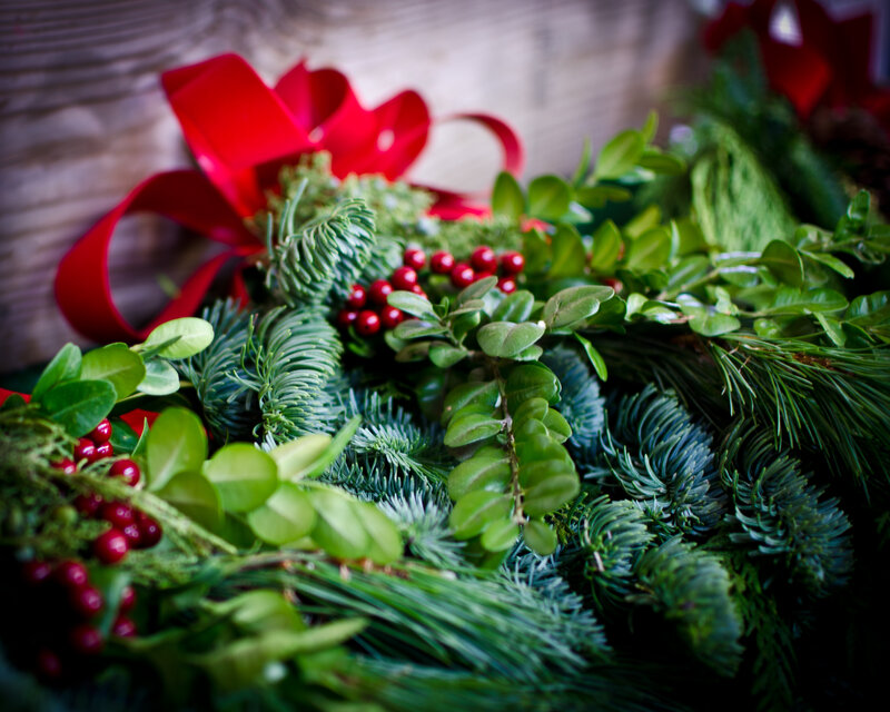 Christmas Wreath with Berries — Green, Festive