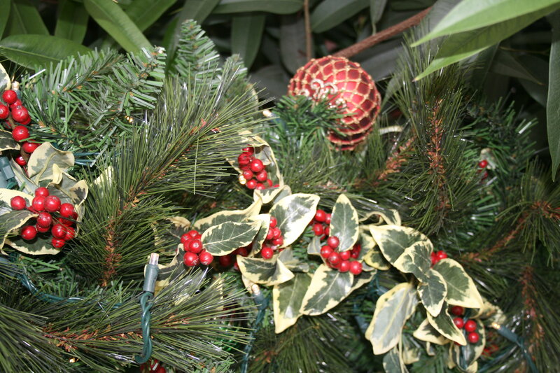 Christmas Wreath with Berries — Green