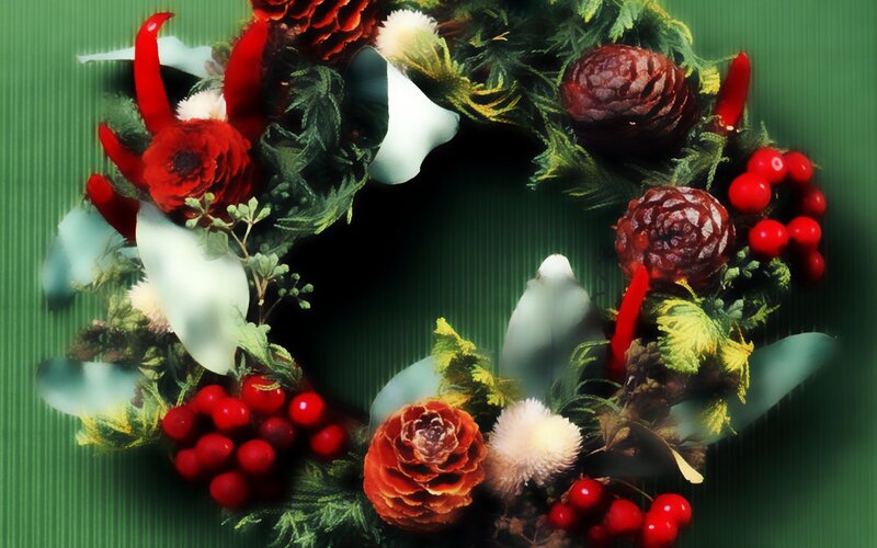 Christmas Wreath with Berries — Red, Festive