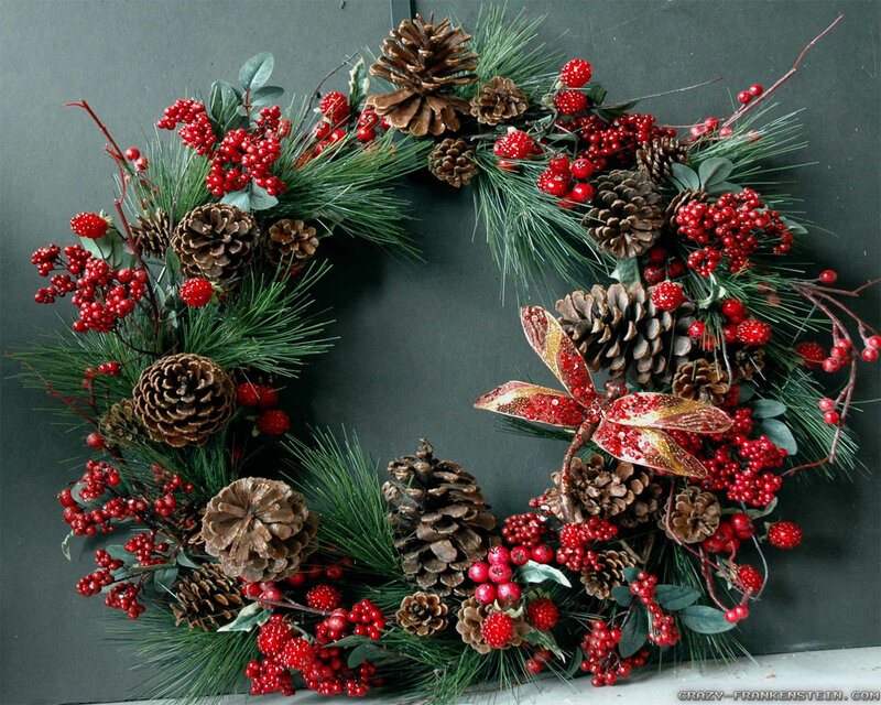 Christmas Wreath with Berries — Red