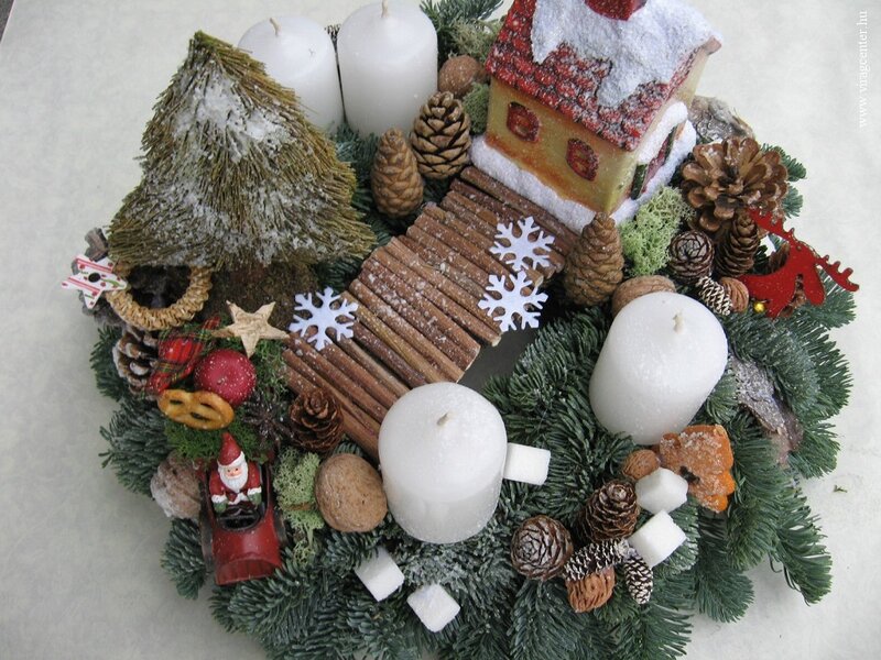 Christmas Wreath with Candles — Green, Festive