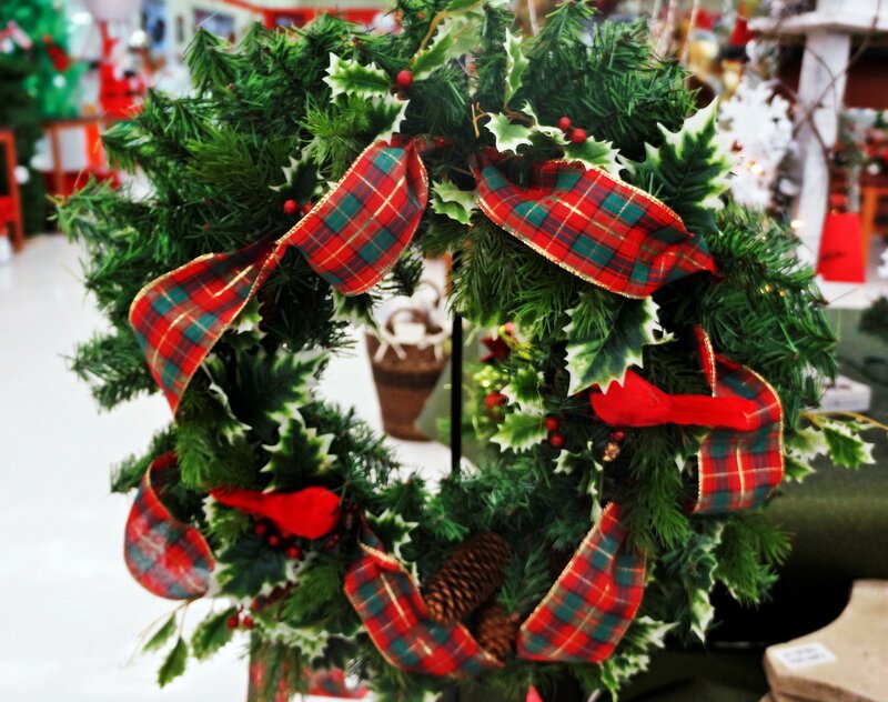 Christmas Wreath with Ribbon — Green