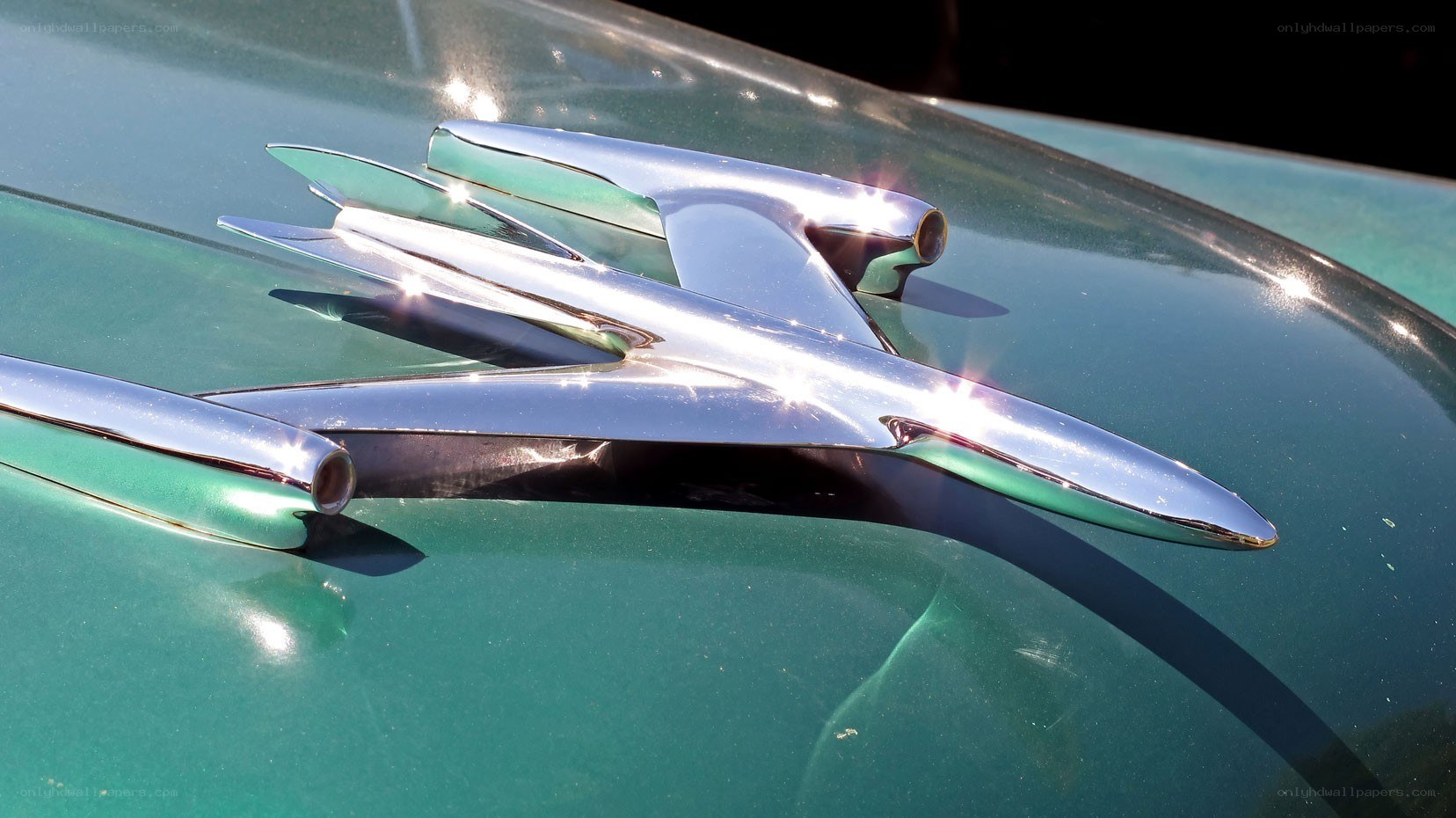 Chrome airplane hood ornament
