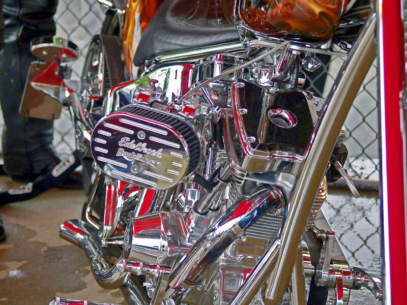 chrome motorcycle engine details