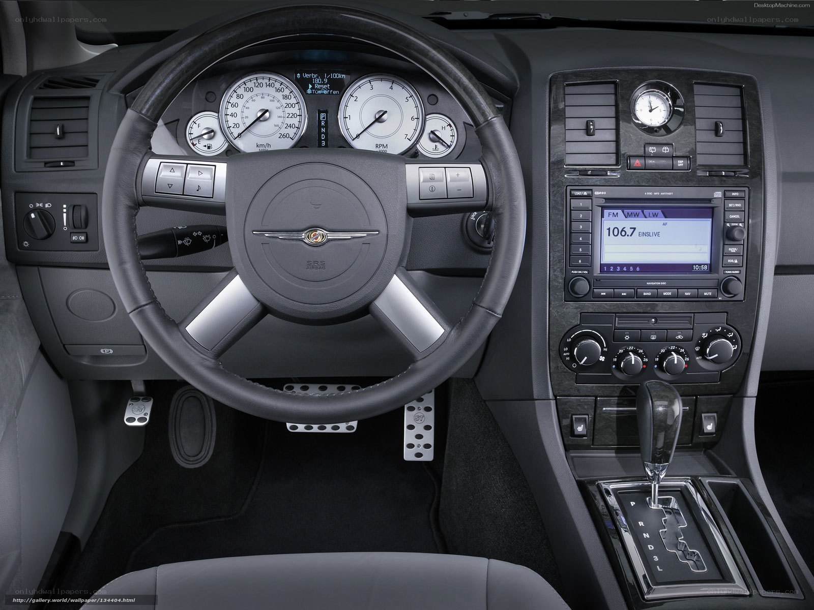 Chrysler 300 interior dashboard