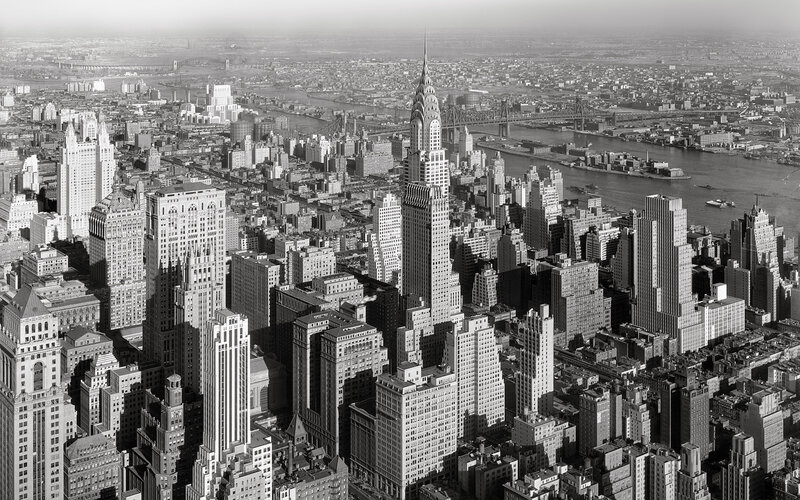 Chrysler Building Skyline — Black