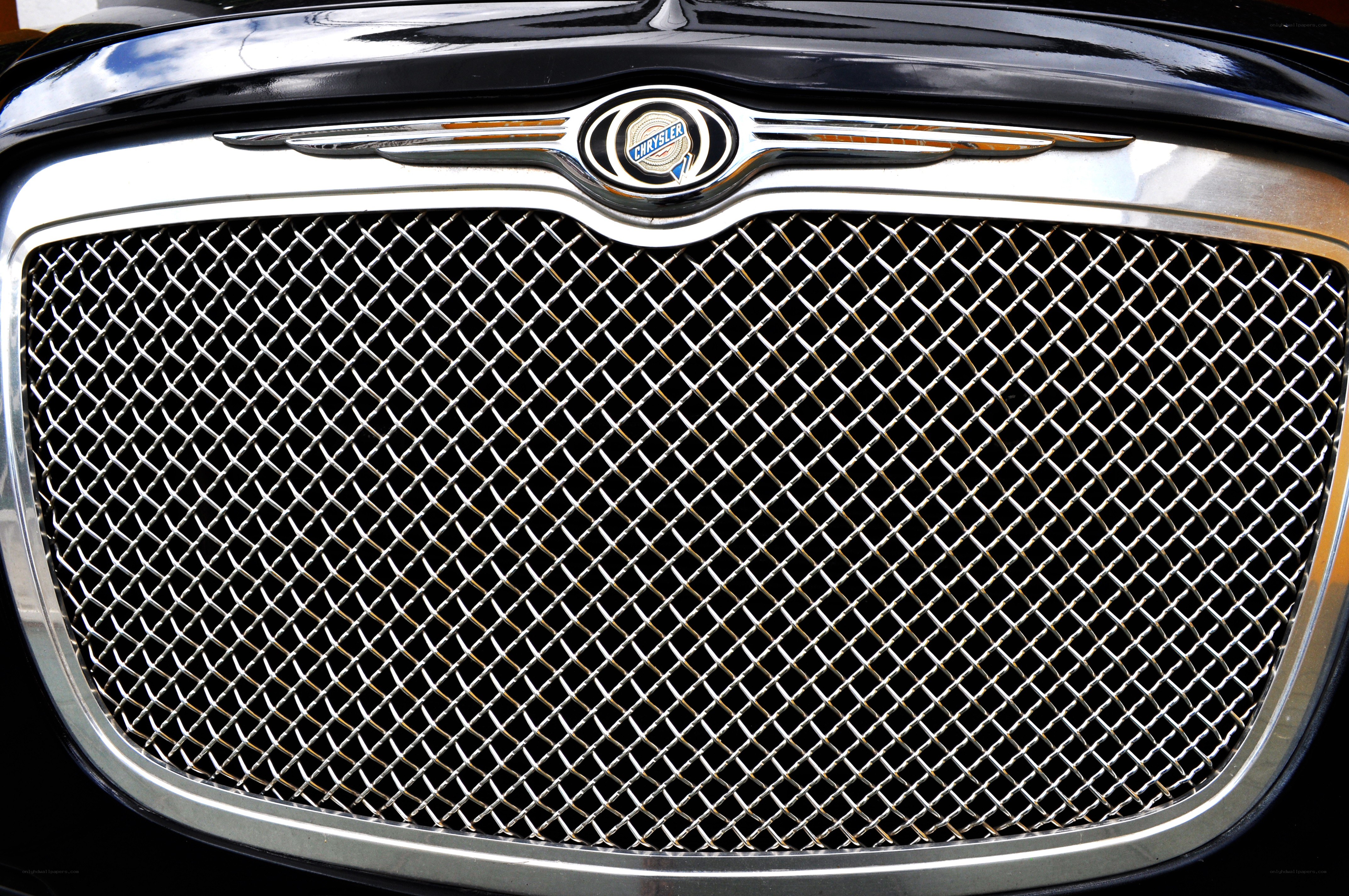 Chrysler grille close-up