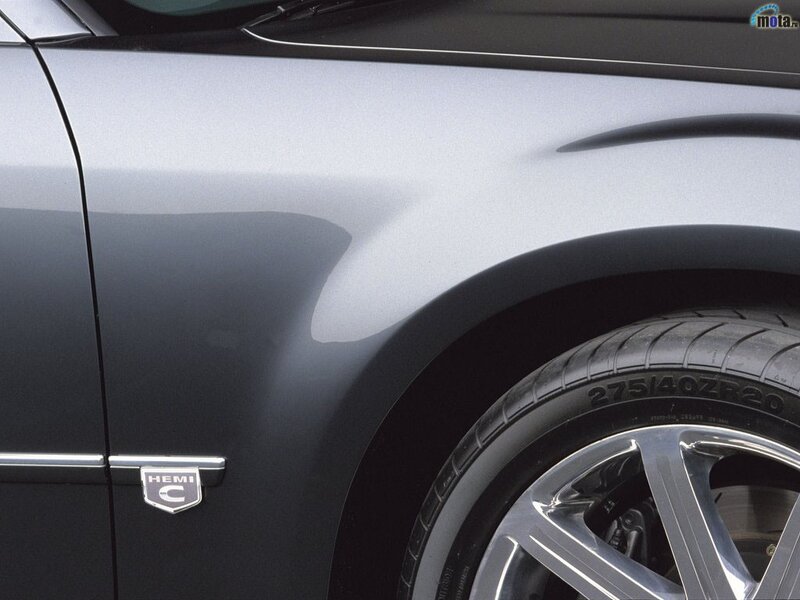 Chrysler Hemi badge close-up
