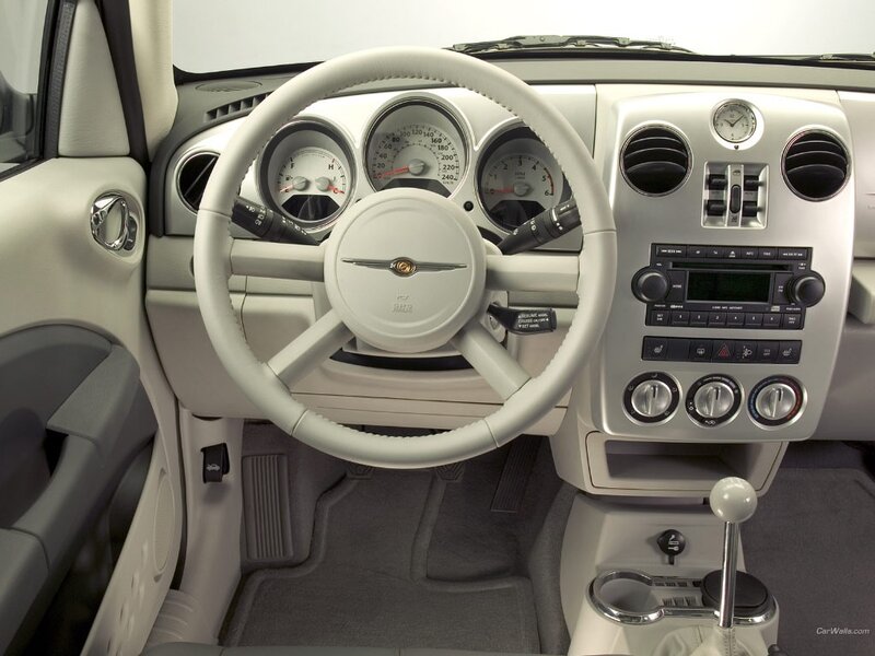 Chrysler PT Cruiser interior