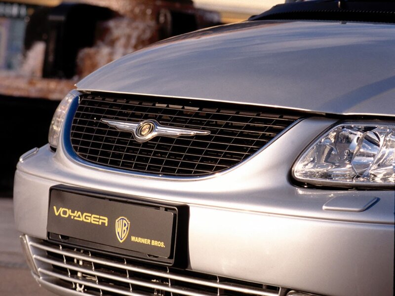 Chrysler Voyager front grille