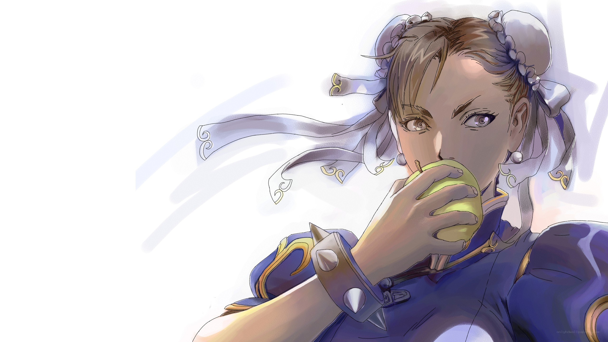 Chun-Li eating an apple