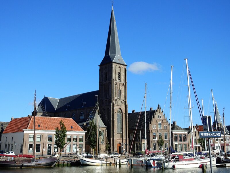 Church and harbor in Zuiderschelde