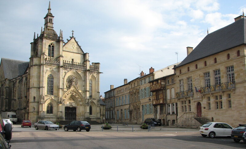 Church and town hall in Vierzon