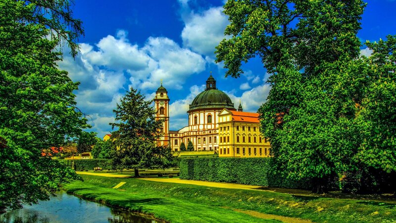 Church with Dome and Tower — Green