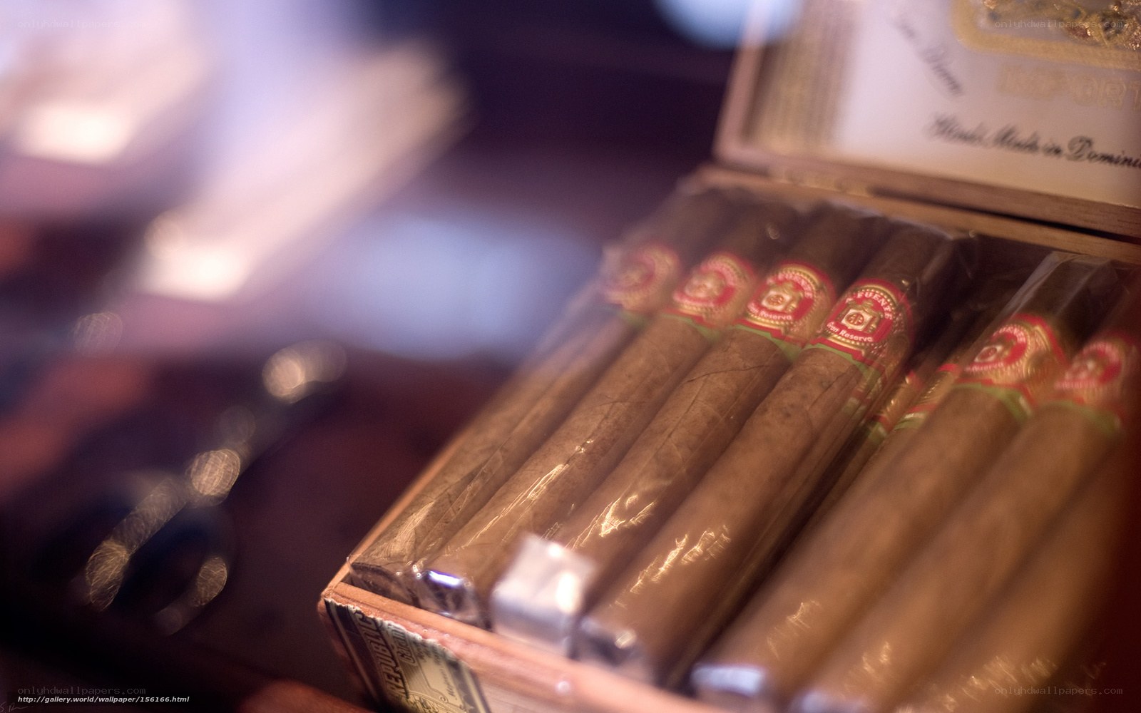 Cigars in a wooden box