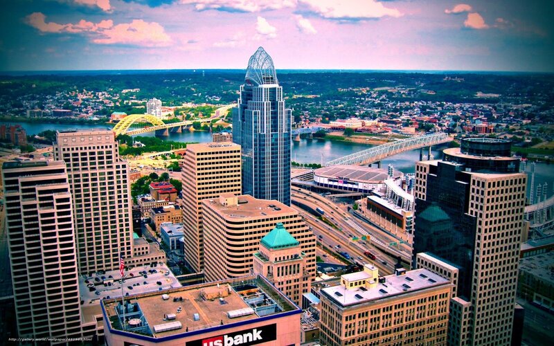 Cincinnati city skyline view
